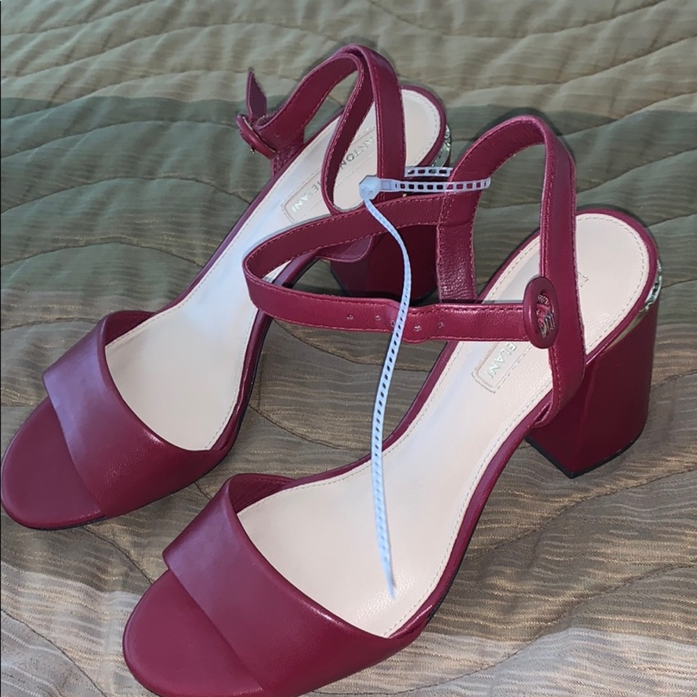 Red Heels - Picture 2 of 2